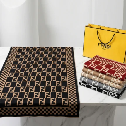 echarpe signature geometrique